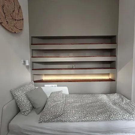 Stylish 2br In Excellent Location شقة *