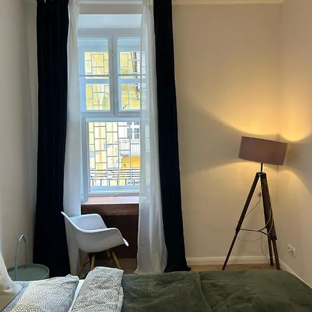 Apartment Stylish 2br In Excellent Location