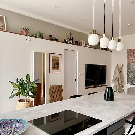 Apartment Stylish 2br In Excellent Location Budapest