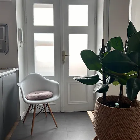 Stylish 2br In Excellent Location *