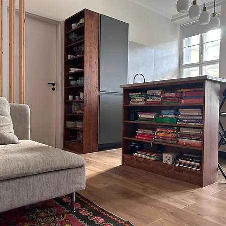 Stylish 2br In Excellent Location *